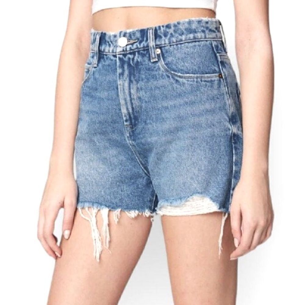 BLANK NYC The Reeve Short in Medium Wash Size 25 Distressed High Rise Cut Offs